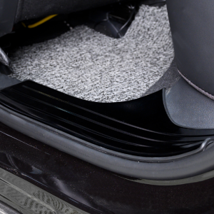 Torres Kapı Eşiği Koruma Kaplaması (Siyah ve Gümüş)