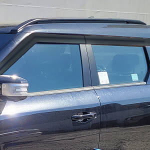 Musso EV – Siyah Cam Rüzgarlığı