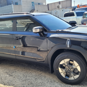 Musso EV – Siyah Cam Rüzgarlığı